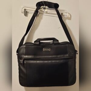 Kenneth Cole Reaction R-Tech 17" Black Laptop Computer Messenger Crossbody Bag